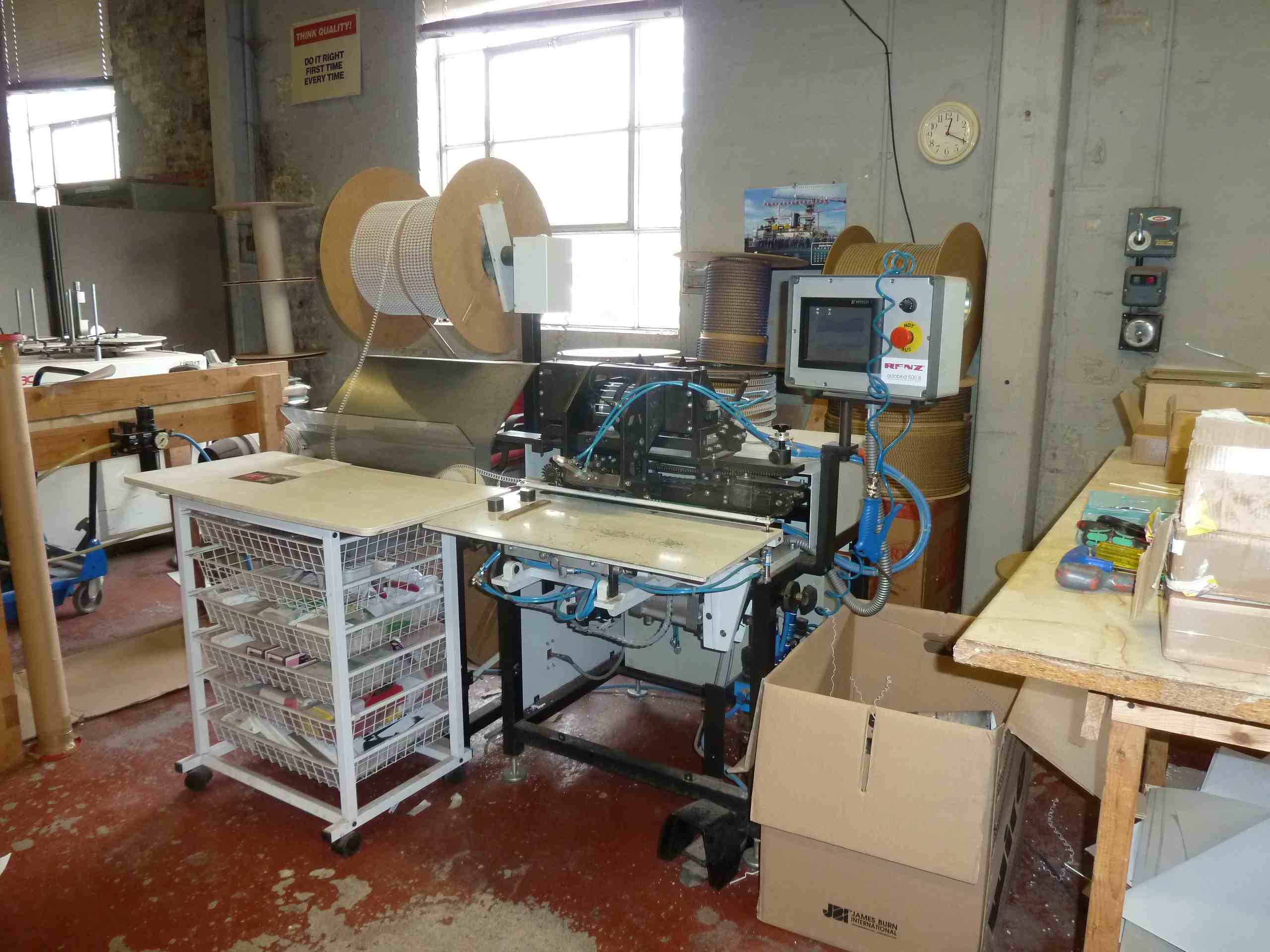 RENZ AUTOBIND 500 WIRE O BINDER