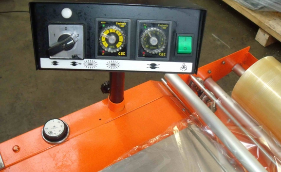 QUICK PACK SHRINK WRAPPING MACHINE